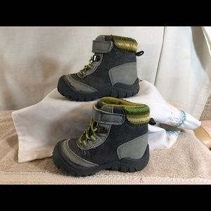 Cute Infant Boys Sz 5 6-12 M Gray Yellow & Green Hi Top Sneakers pre-owned